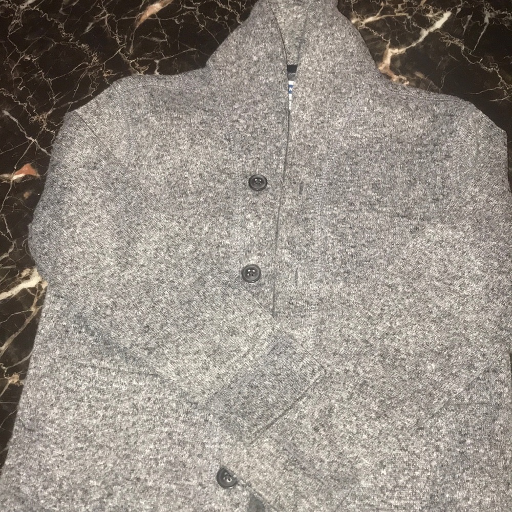 Old Navy grey sweater